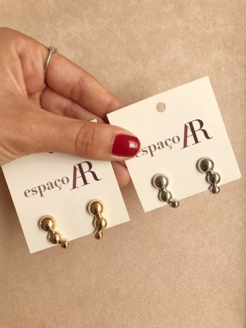 Ear cuff trio de bolas