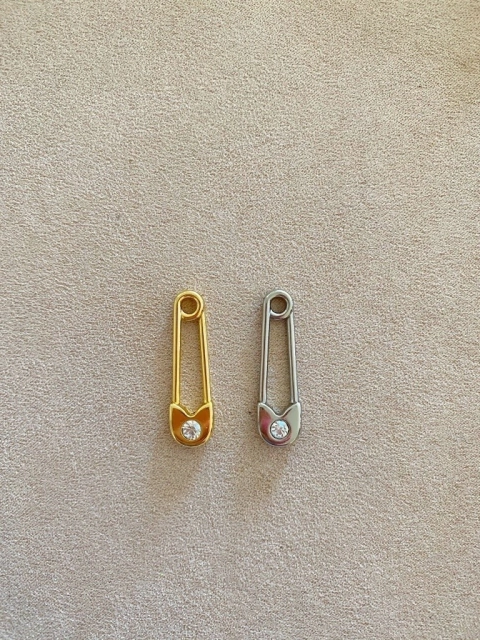 Pingente broche com brilho  - comprar online