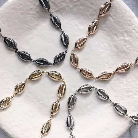 Choker búzio de metal NEW