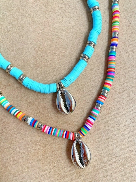 Colar discos emborrachado com búzio 