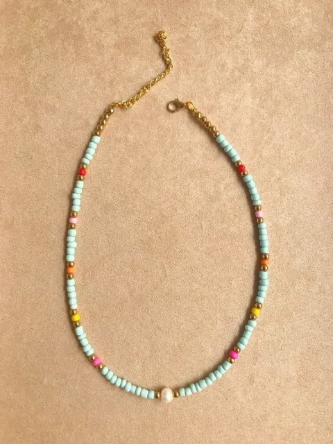 Colar miçanga azul bebê com pérola barroca