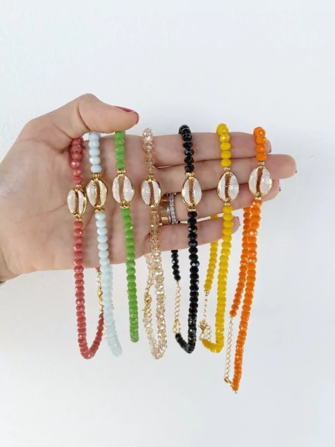 Choker búzios esmaltados perolados