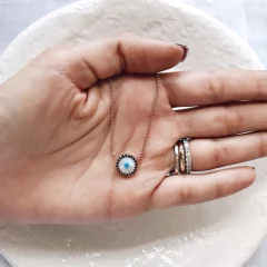 Colar olho grego rose