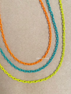 Colar mini correntes coloridas NEW 