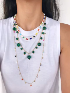 Colar comprido medalhinhas e zirconias coloridas - comprar online