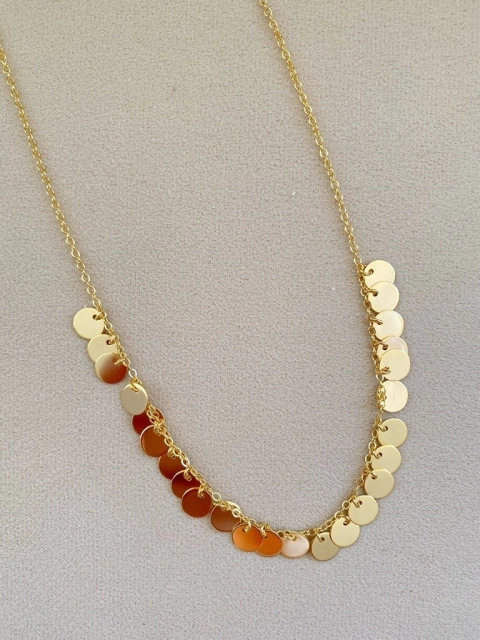 Colar boho medalhinhas 