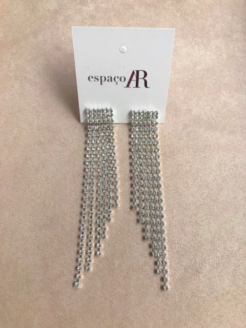 Brinco brilhos prateado