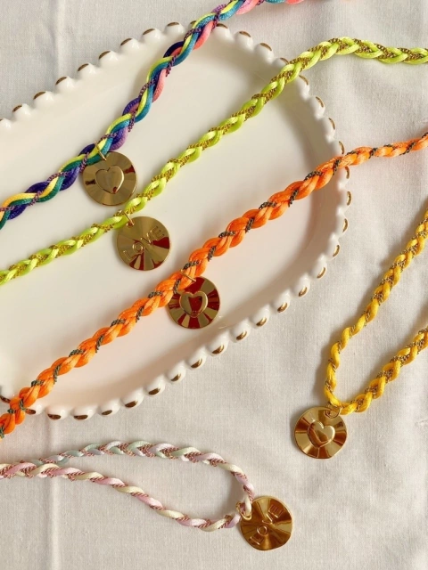 Colar trançado LOVE 