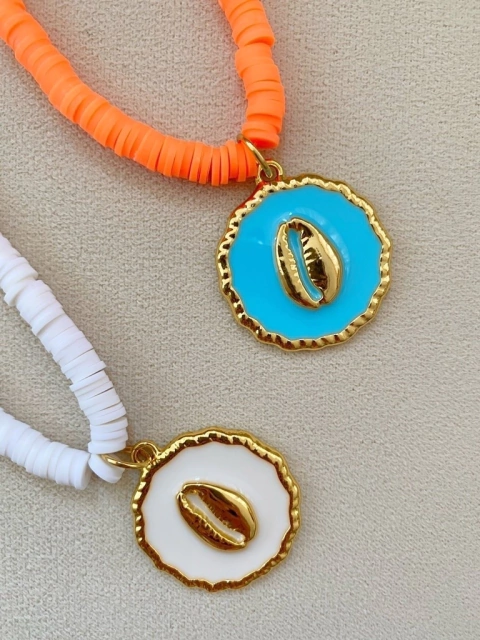 Pingente redondo búzio esmaltado 