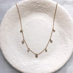 Colar pontos de luz coração