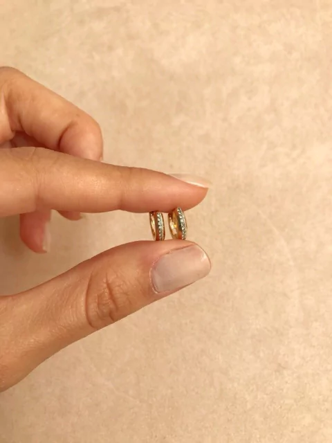 Argolinha dourada folheada a ouro 18k com zirconias