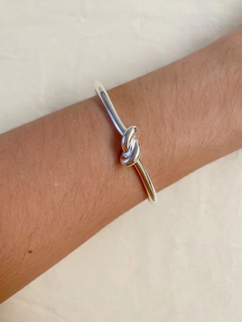 Bracelete nó prateado