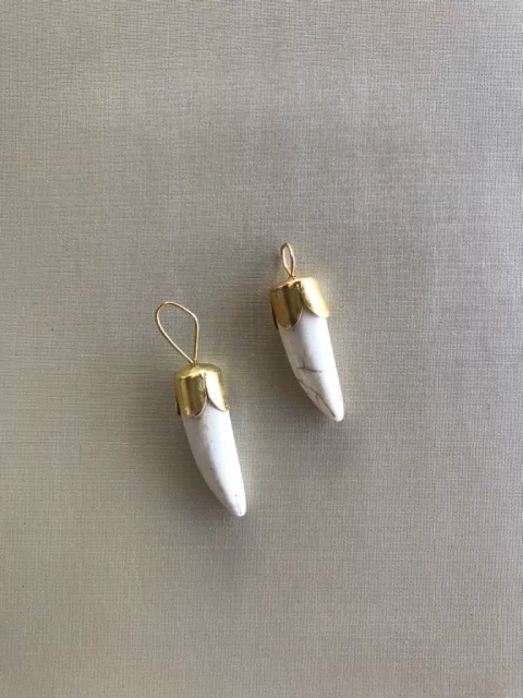 Pingente dente branco