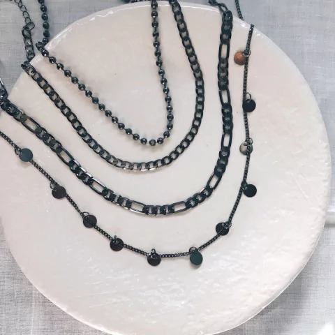 Composição Thassia no ródio negro - comprar online