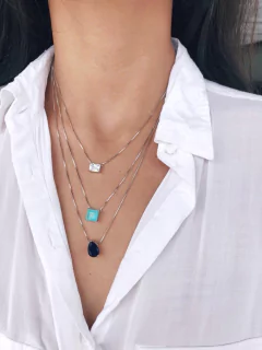 Colar três tons azul