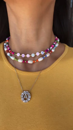 Colar flora vibrante na internet