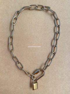 Colar mosquetão com cadeado na internet