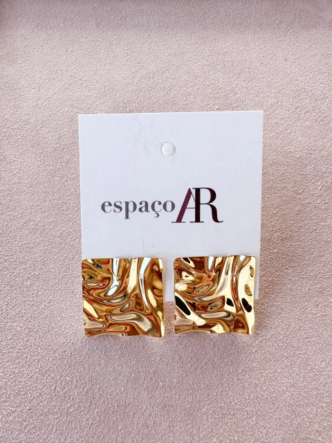 Brinco quadrado martelado