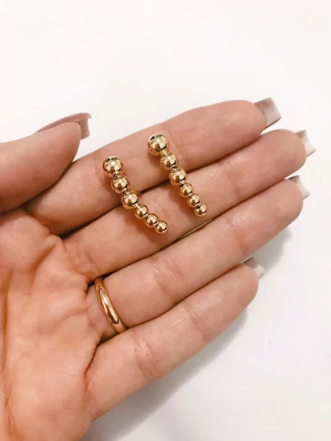 Ear hook bolas folheado a ouro