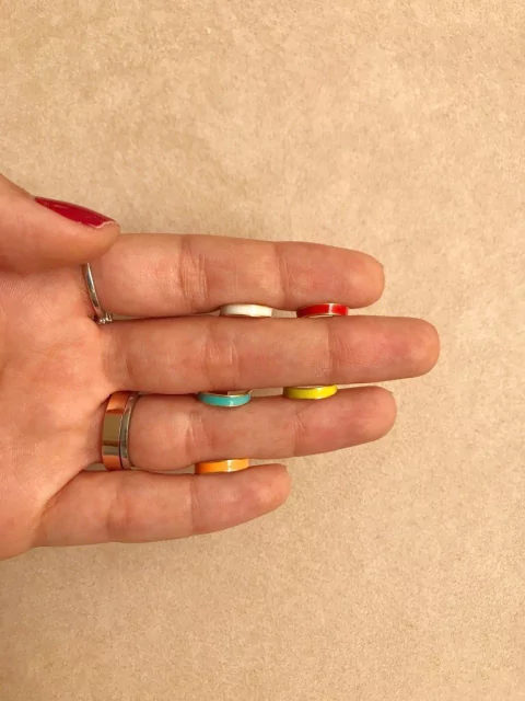 Piercing de pressão colorido