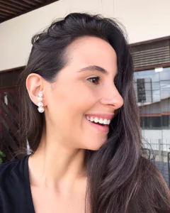 Ear hook de pérolas grandes na internet