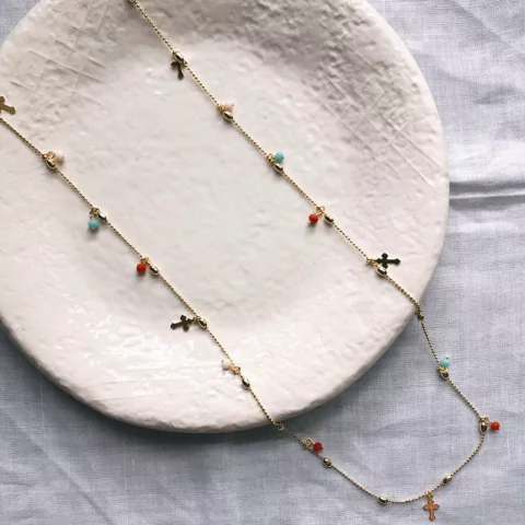 Colar comprido cruzinhas e cristais