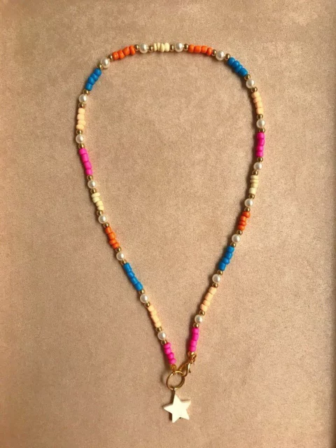 Colar miçangas com estrela em madrepérola