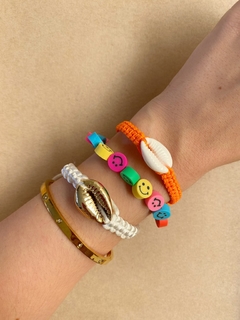 Pulseiras macramê com búzios naturais  - Espaço A.R
