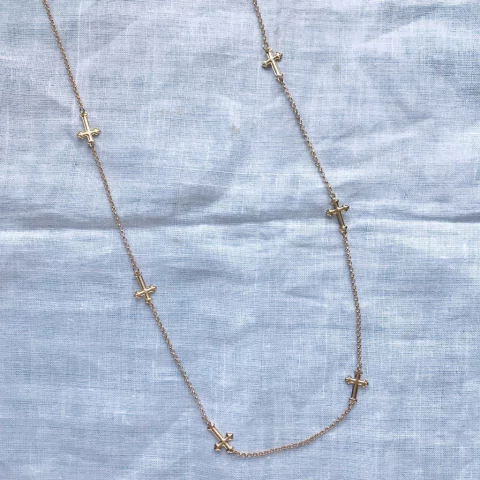 Colar cruzinhas espaçadas