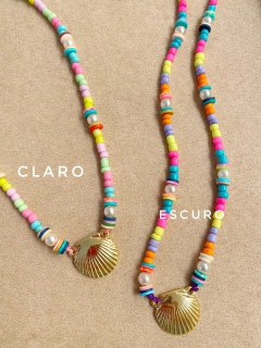 Colar concha com pedrinhas coloridas  - comprar online