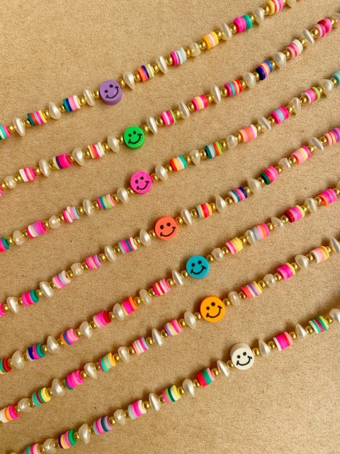 colar smile com discos e pérolas