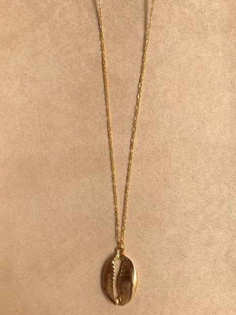 Colar búzio longo dourado