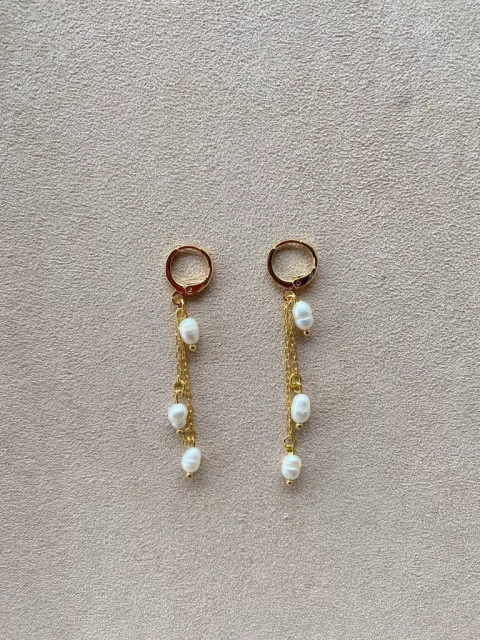 Mini argola franja com pérola barroca