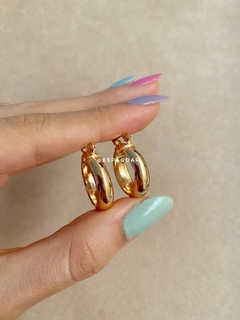 Argola boleada dourada - comprar online