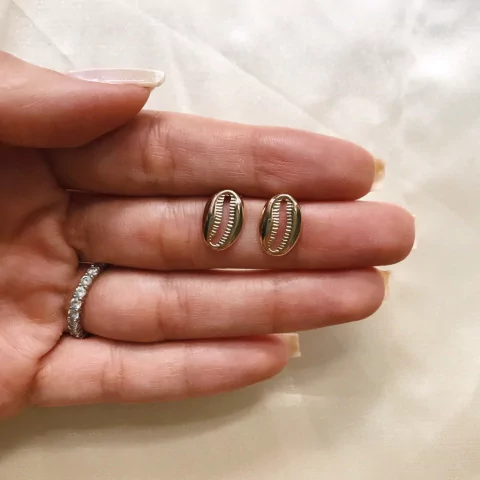 Brincos mini búzios