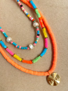 Colar discos LOVE neon - comprar online