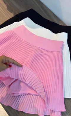 Shorts Saia Plissada na internet