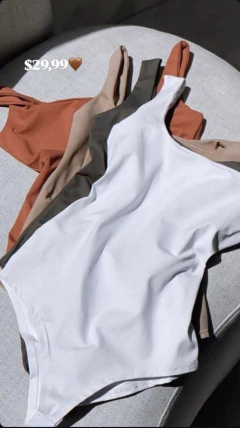 Body Regata na internet