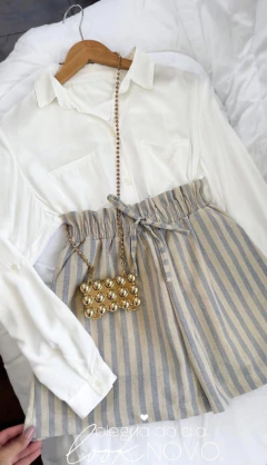 Shorts Linho Listrado na internet