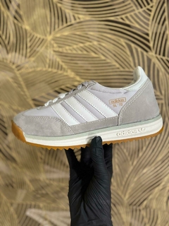 Adidas SL 72 na internet