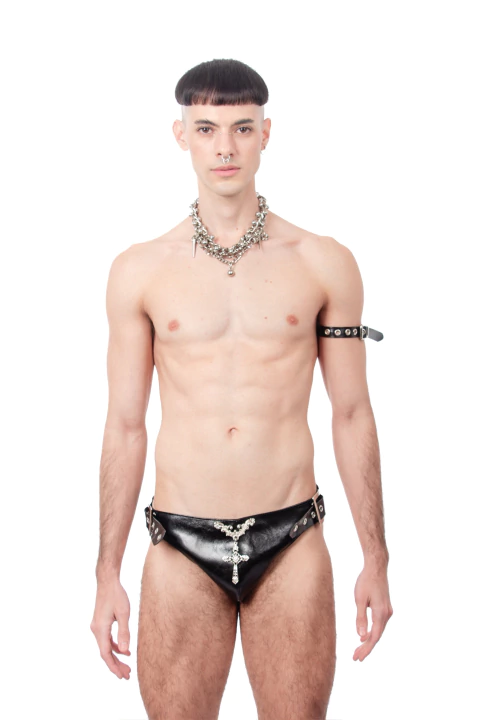 Thong Crucifix - comprar online