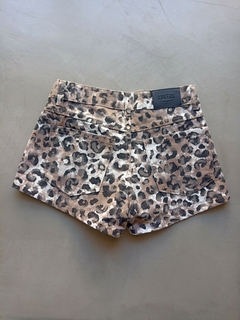 Short Leopardo en internet