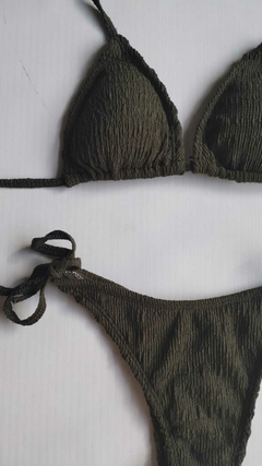 Bikini Textura Verde Militar en internet