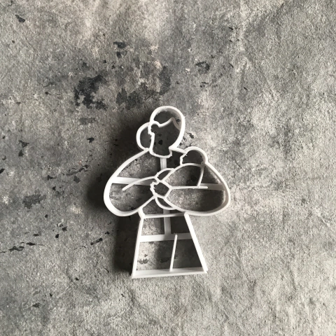 Mamá con bebé a upa