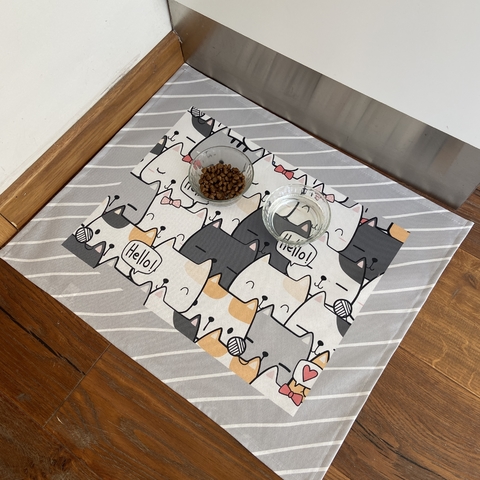 Mantel individual para mascotas, perro, gato, conejo, cobayo. Alfombra textil liviana de cordura tamaño grande, no es vinílica pero si es impermeable, resistente y antidesgarro. Ideal para mantener limpio el sector de alimentación de mascotas, se puede us