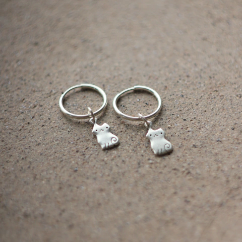 Aritos argollas gatito - Malena Castañon