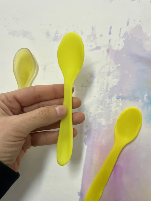 Cuchara de vidrio amarillo lima - Teresa Garay