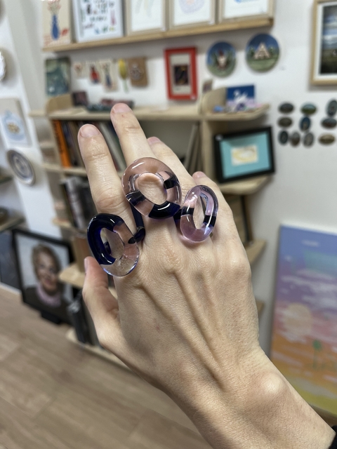 Anillo melted azul y rosa de vidrio - Galaxia