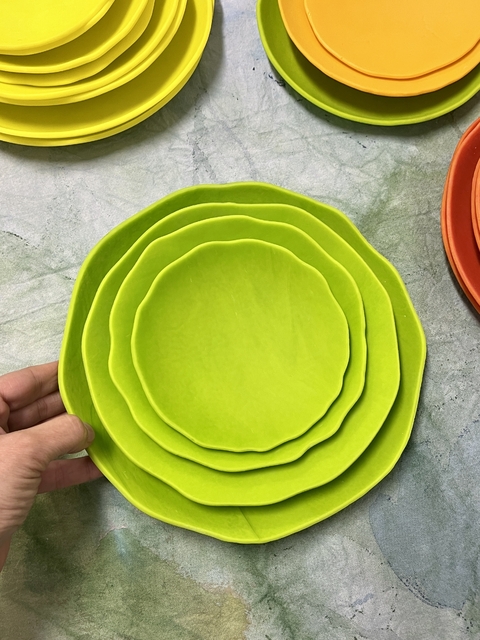 Plato de vidrio verde fluo - Teresa Garay - comprar online