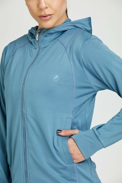 Imagen de Campera Lisa con Capucha (7295)